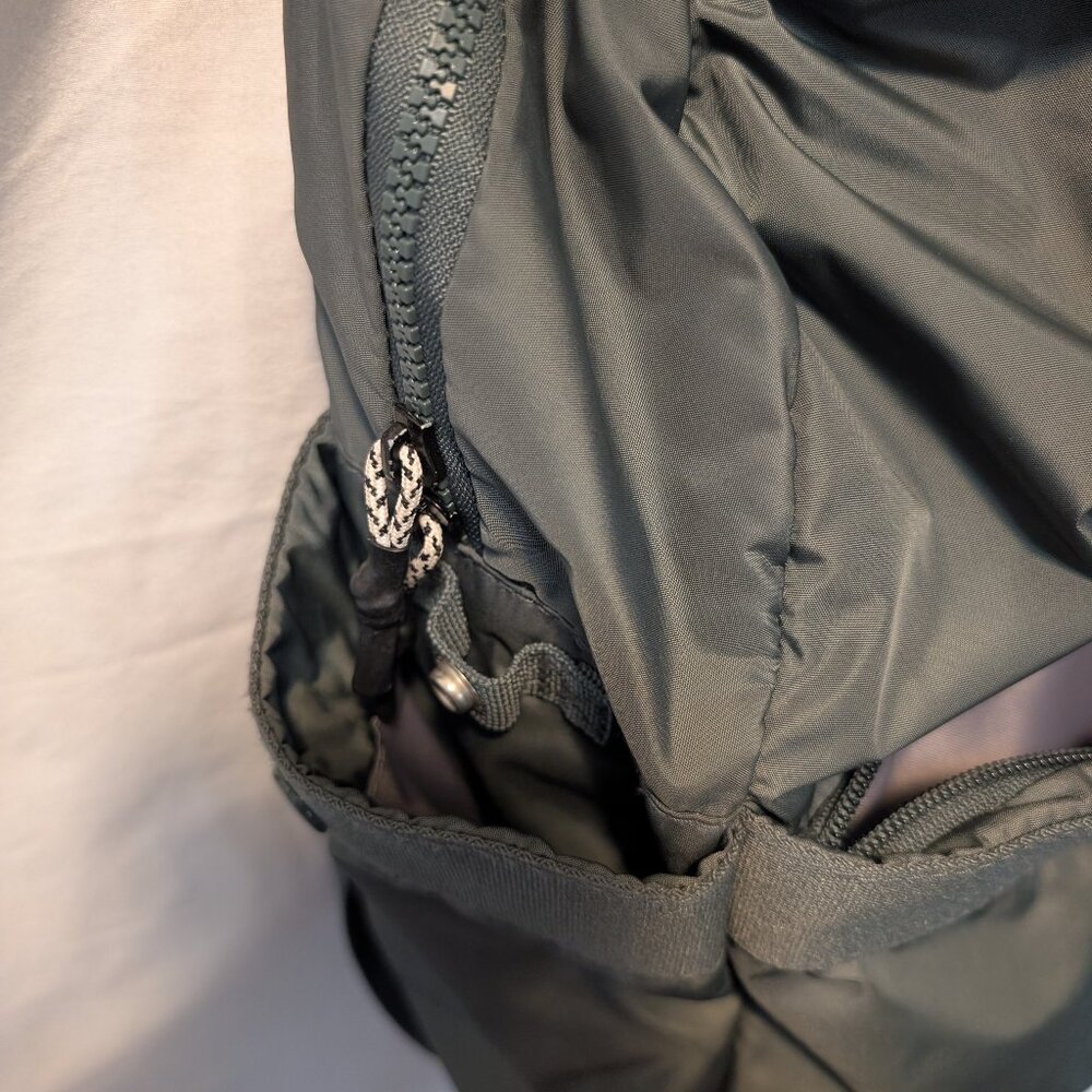 Backpack - Picture 6 of 7
